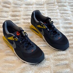 Size 10.5 - Nike Air Max Correlate Obsidian Varsity Maize